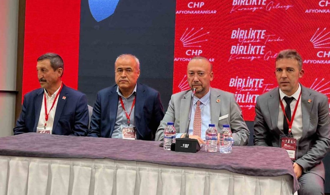 CHP kongresinin basına kapatılması kararına tepki Cumhuriyet Halk Partisi’nin (CHP) Afyonkarahisar 39. İl Kongresinde basın mensuplarının