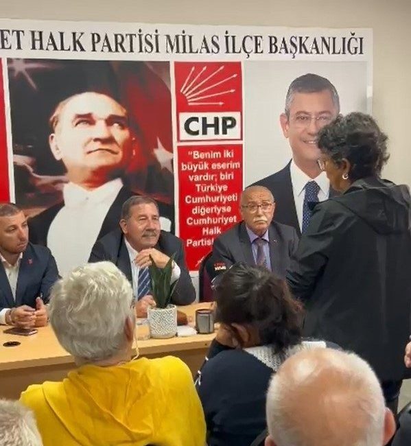 CHP Milas İlçe Örgütü’nde gerçekleştirilen toplantıda Belediye Başkanı Fevzi Topuz