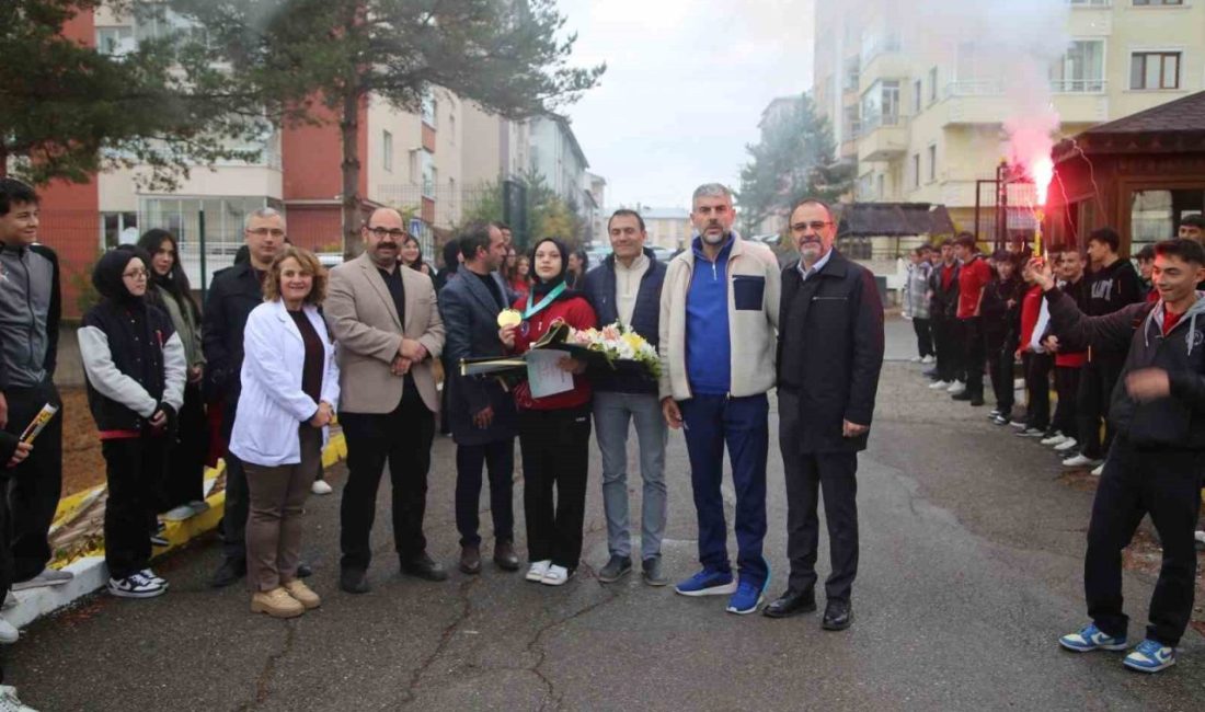 Çin’in Emeishan kentinde düzenlenen 10. Wushu Kung-Fu Dünya Şampiyonası’nda 2