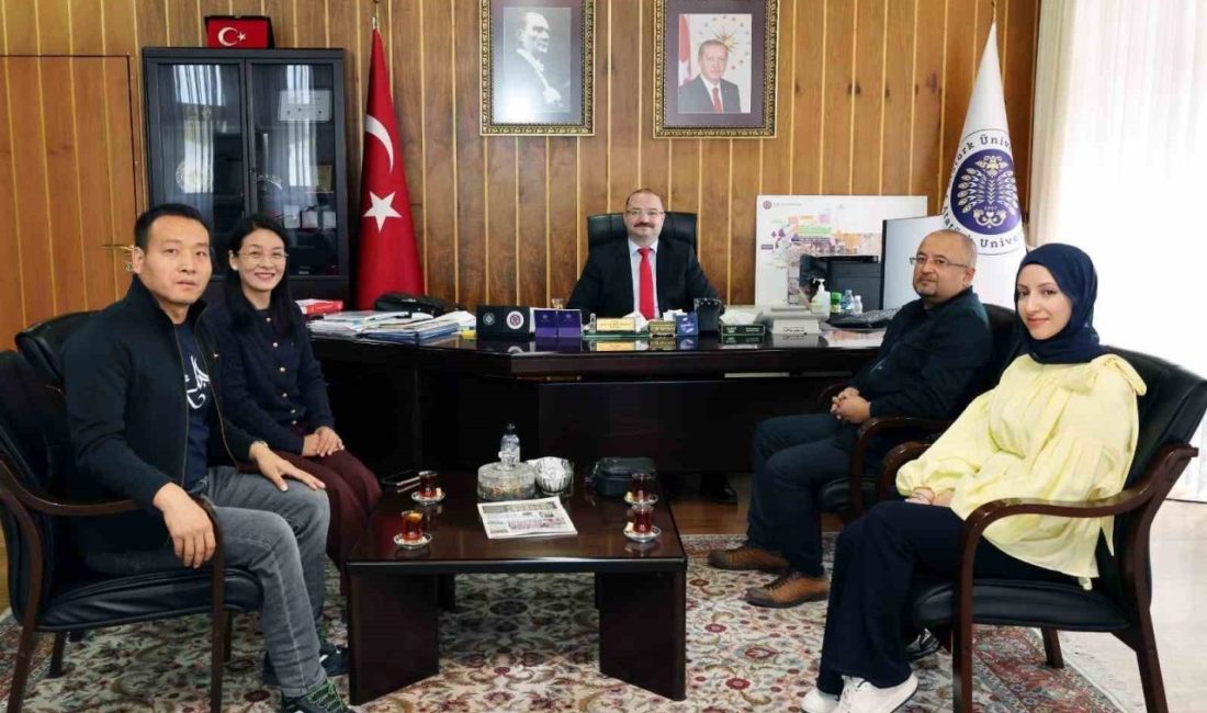 Çinli yatırımcılar Erzurum Teknokent’te incelemelerde bulundu Erzurum Teknokent’te faaliyet gösteren Pollytech Hologram firmasının iş ortakları olan