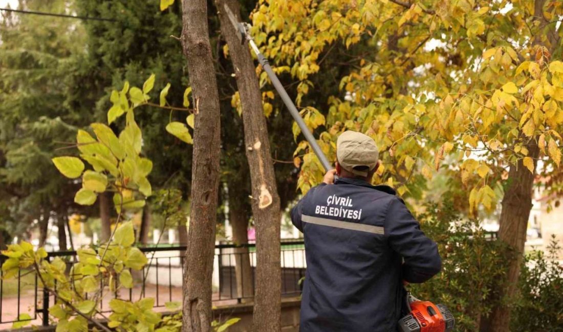 Çivril Belediyesi, ilçe genelindeki sokak, park, yeşil alanlar ve yol