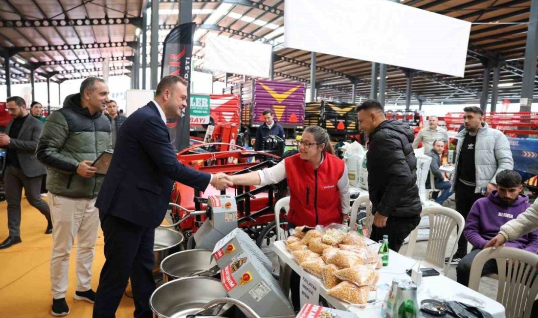 Denizli’de Çivril Belediyesi ev sahipliğinde düzenlenen Çivril Tarım Hayvancılık Makineleri