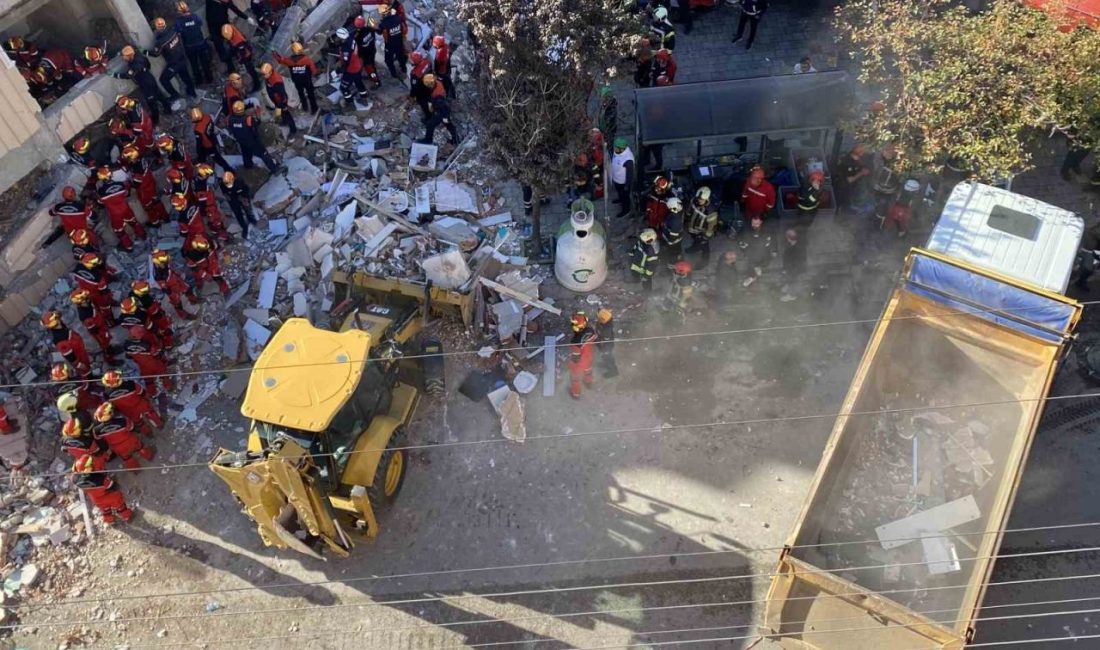 Kocaeli’nin Gebze ilçesinde çöken binanın alt katındaki eczanenin sahibi Uğur