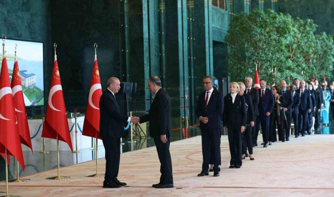 Cumhurbaşkanı Recep Tayyip Erdoğan, 29 Ekim Cumhuriyet Bayramı tebriklerini kabul