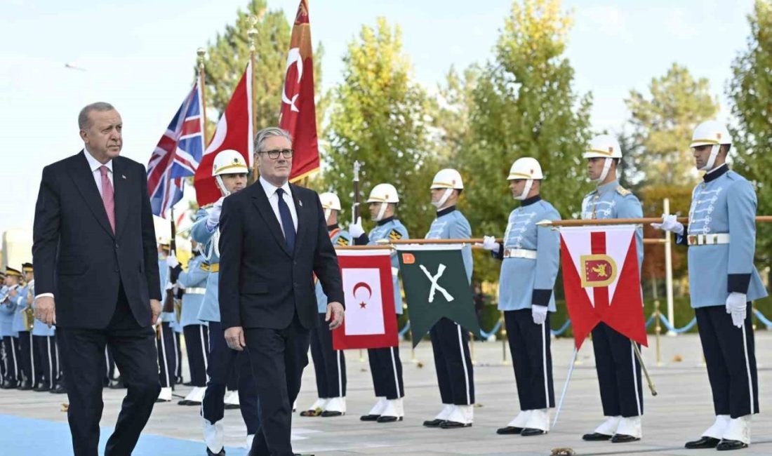 Cumhurbaşkanı Recep Tayyip Erdoğan, İngiltere Başbakanı Keir Starmer’i resmi törenle