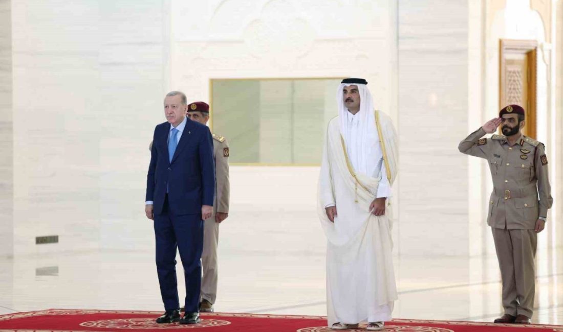 Cumhurbaşkanı Recep Tayyip Erdoğan, resmi ziyaret gerçekleştirdiği Doha’da Katar Emiri