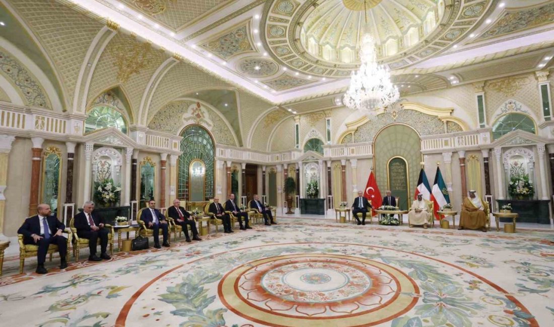 Cumhurbaşkanı Recep Tayyip Erdoğan, resmi temaslarda bulunmak üzere geldiği Kuveyt’te