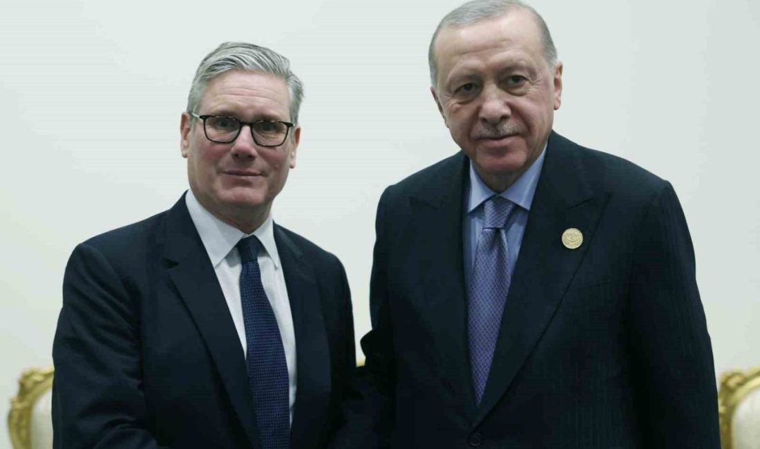 Cumhurbaşkanı Erdoğan, Mısır’da İngiltere Başbakanı Starmer ile görüştü Cumhurbaşkanı Recep Tayyip Erdoğan, Gazze konulu Barış Zirvesi’ne katılmak üzere