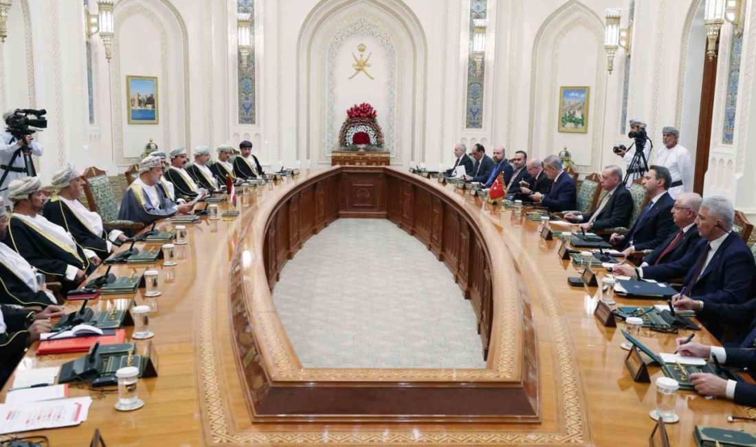 Cumhurbaşkanı Recep Tayyip Erdoğan, Körfez turunun son durağı Umman’da Sultanı