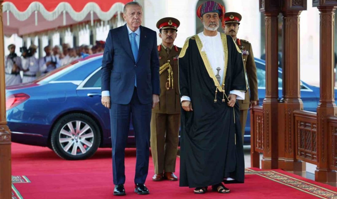 Cumhurbaşkanı Recep Tayyip Erdoğan, resmi ziyaret düzenlediği Umman’da Sultan Heysem