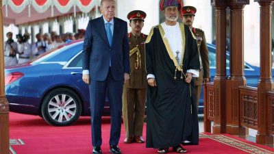 Cumhurbaşkanı Recep Tayyip Erdoğan, resmi ziyaret düzenlediği Umman’da Sultan Heysem