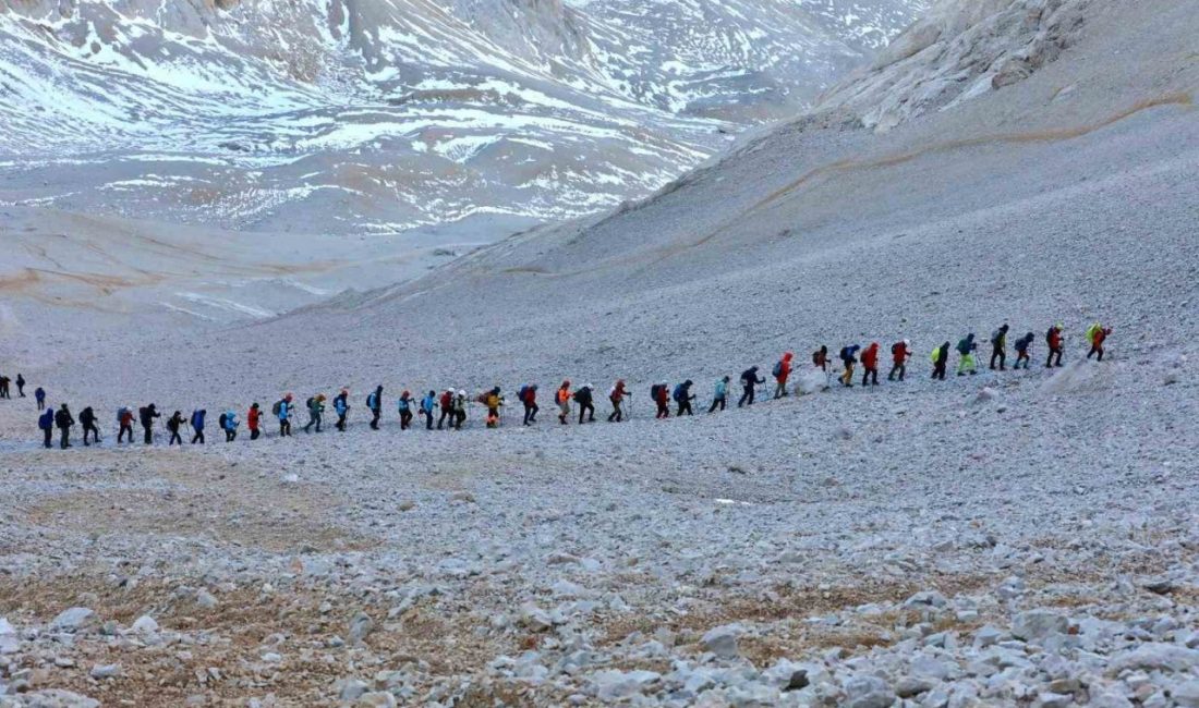 Niğde’de Cumhuriyet’in 102. yılı etkinlikleri kapsamında düzenlenen ’102. Yılda, 102