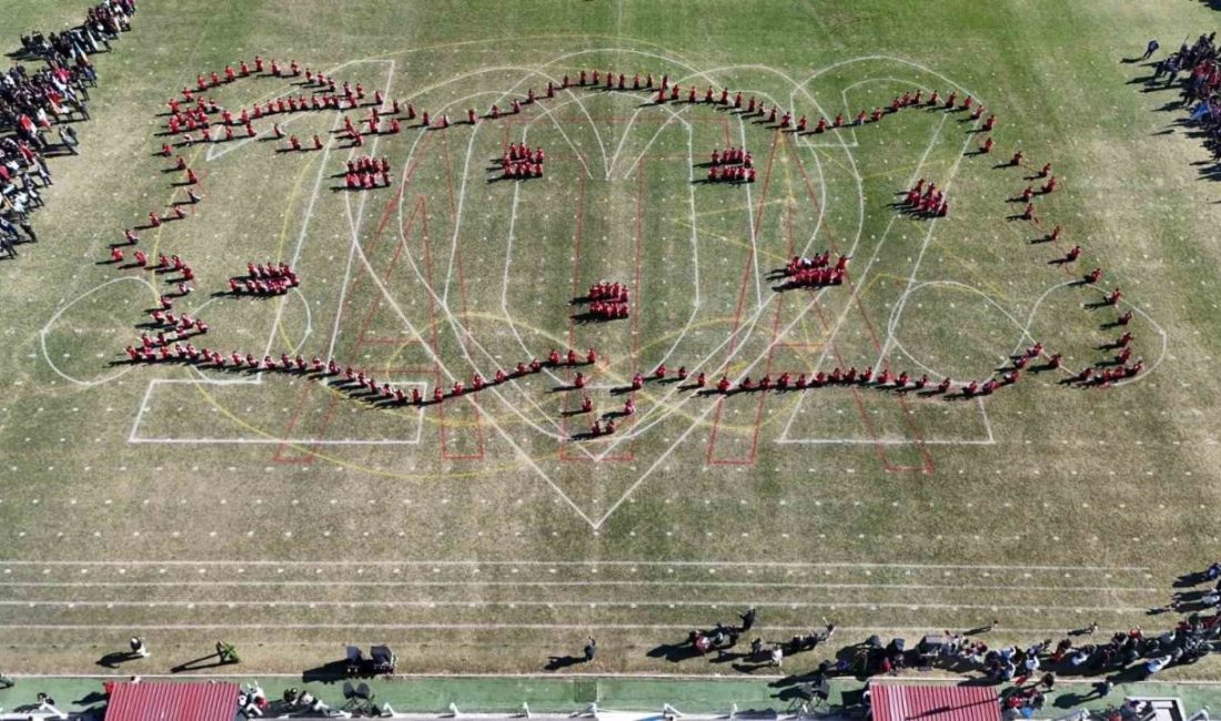 Aydın’ın Nazilli ilçesinde Cumhuriyet’in 102. yılı, düzenlenen törenlerle coşkulu bir