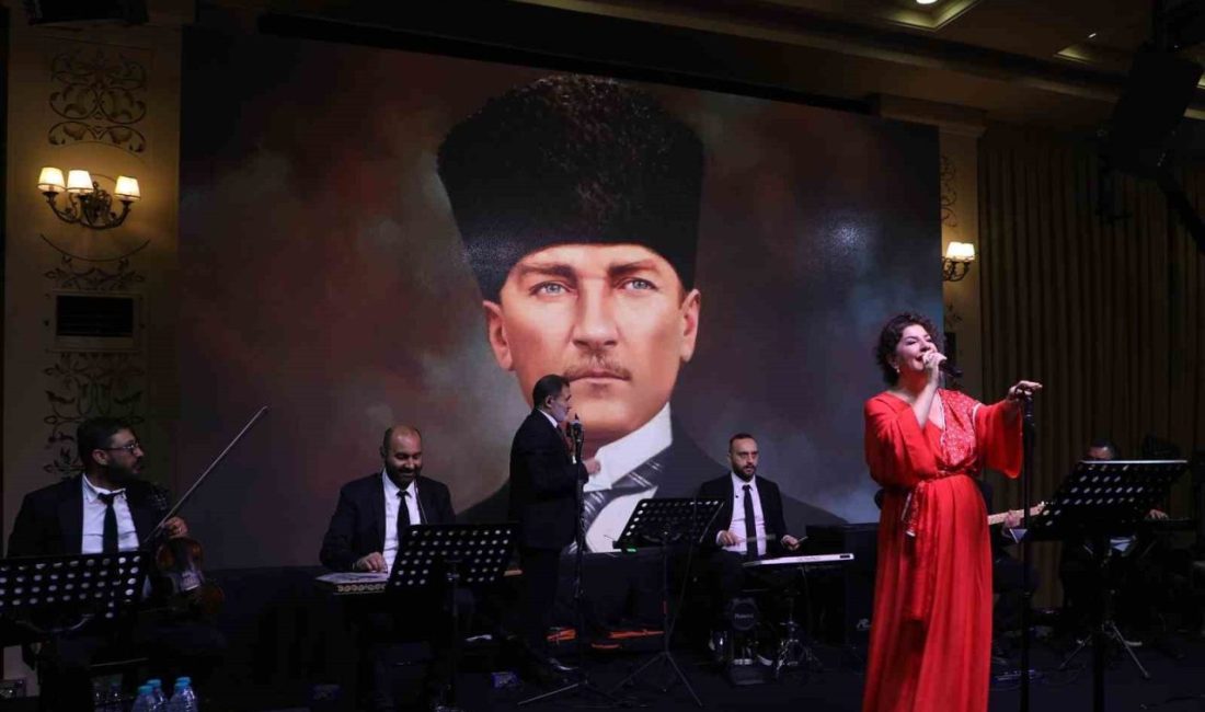 Büyükçekmece’de Cumhuriyetin 102’inci yılı, geleneksel “Cumhuriyet Balosu” ile kutlandı. Büyükçekmece