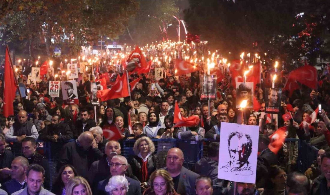 Ataşehir Belediyesi tarafından düzenlenen 29 Ekim Cumhuriyet Bayramı kutlamaları coşku