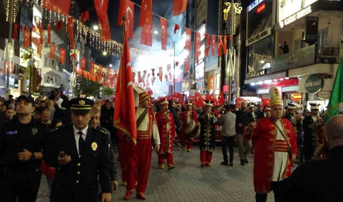 Cumhuriyet’in 102’nci yılı Ümraniye’de coşkuyla kutlandı. Santral Meydanı’nda düzenlenen fener
