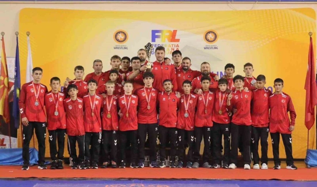 Romanya’da yapılan U15 Balkan Güreş Şampiyonası’nda, Denizli Sporcu Eğitim Merkezi