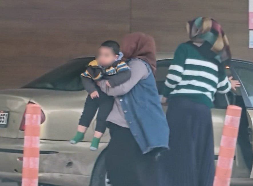Deterjan içen bebek hastanelik oldu Bursa’nın İnegöl ilçesinde mutfakta bulduğu bulaşık deterjanını içen 1 buçuk
