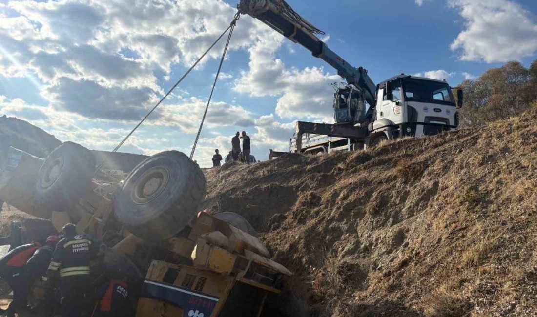 Devrilen iş makinesi altında kalan operatör kurtarıldı Eskişehir’in kırsal Gümele ile Karaalan mahalleleri arasında bulunan maden ocağında