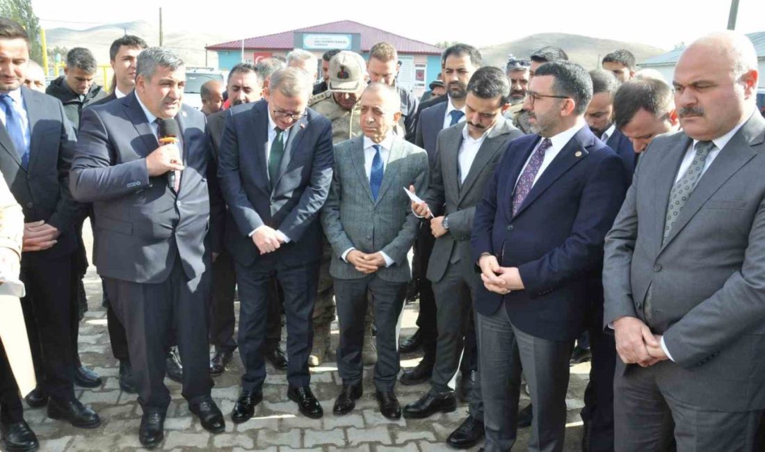 KARS (İHA) – Hayırsever iş insanı kendi köyüne yaptığı Aile