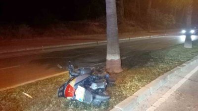 Antalya’nın Manavgat ilçesinde kullandığı motosikletin aydınlatma direğine çarpması sonucu meydana