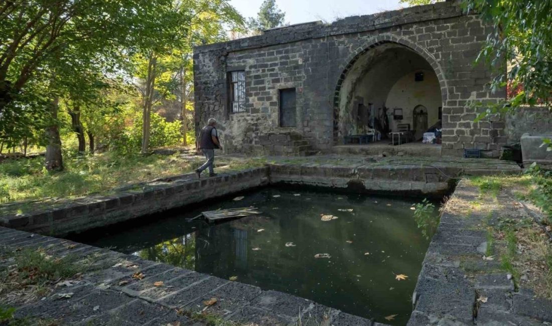 Diyarbakır’da Fotono21 Fotoğraf Derneği üyeleri tarafından “Diyarbakır Köşkleri” fotoğraf belgeleme