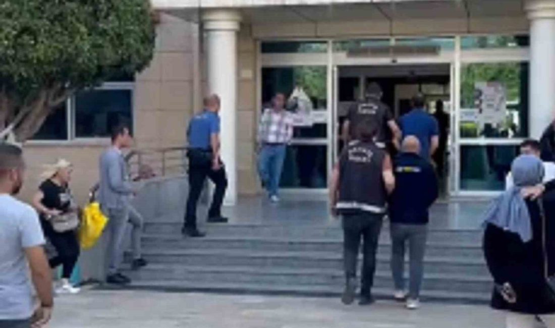 Dörtyol’da 8 ayrı suçtan aranan şahıs yakalandı Hatay’ın Dörtyol ilçesinde aranan şahısların yakalanmasına yönelik çalışmada işledikleri suçlar