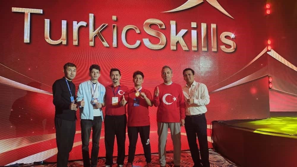 Dron alanında Kazakistan’da altın madalya kazandılar Kütahya Nafi Güral Fen Lisesi öğrencisi Doruk Cengiz, dron alanındaki