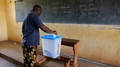 Dünyanın en yaşlı lideri 92 yaşındaki Kamerun Devlet Başkanı Paul