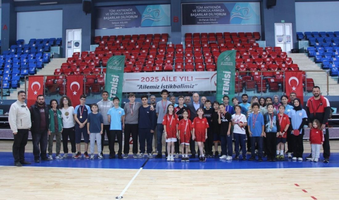 DÜZCE(İHA) – Düzce’de Masa Tenisi İl Temsilciliği organizasyonuyla gerçekleştirilen turnuvanın