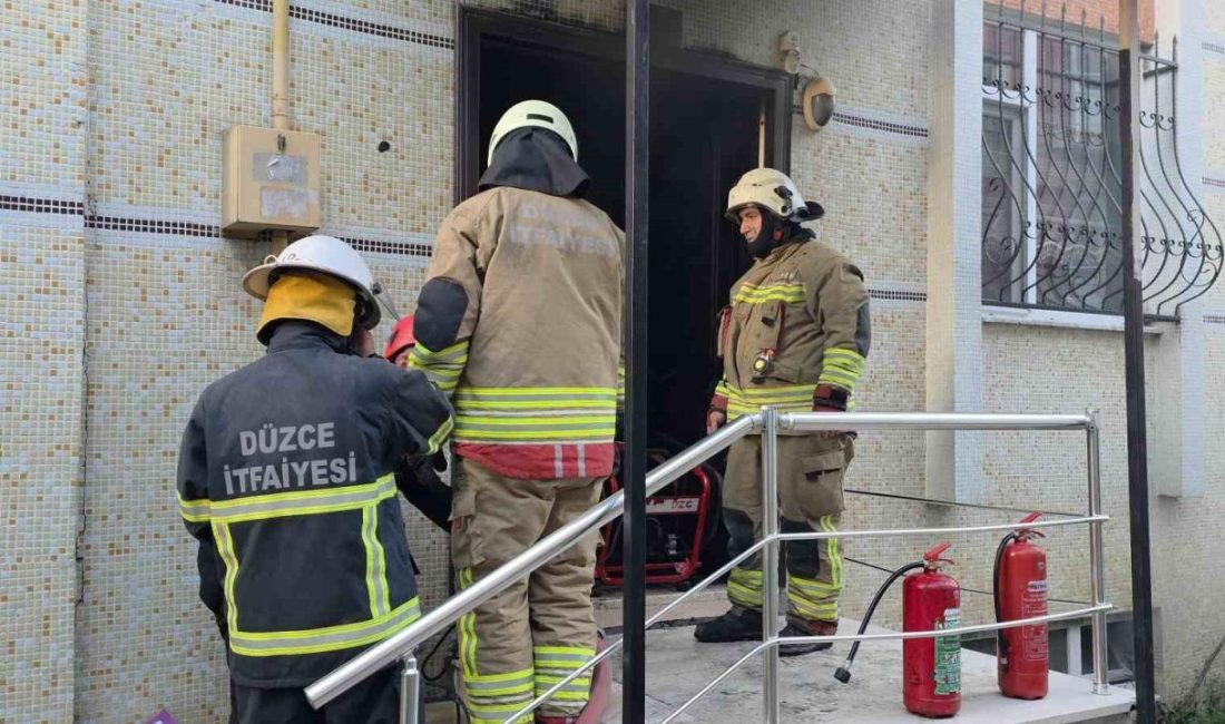 DÜZCE (İHA) – Düzce’nin Şerefiye Mahallesi’nde sabah saatlerinde elektrik panosunda