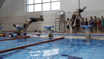 Düzce Belediyesi Spor Akademisi Yüzme Takımı’nın 6-13 yaş grubundaki 25