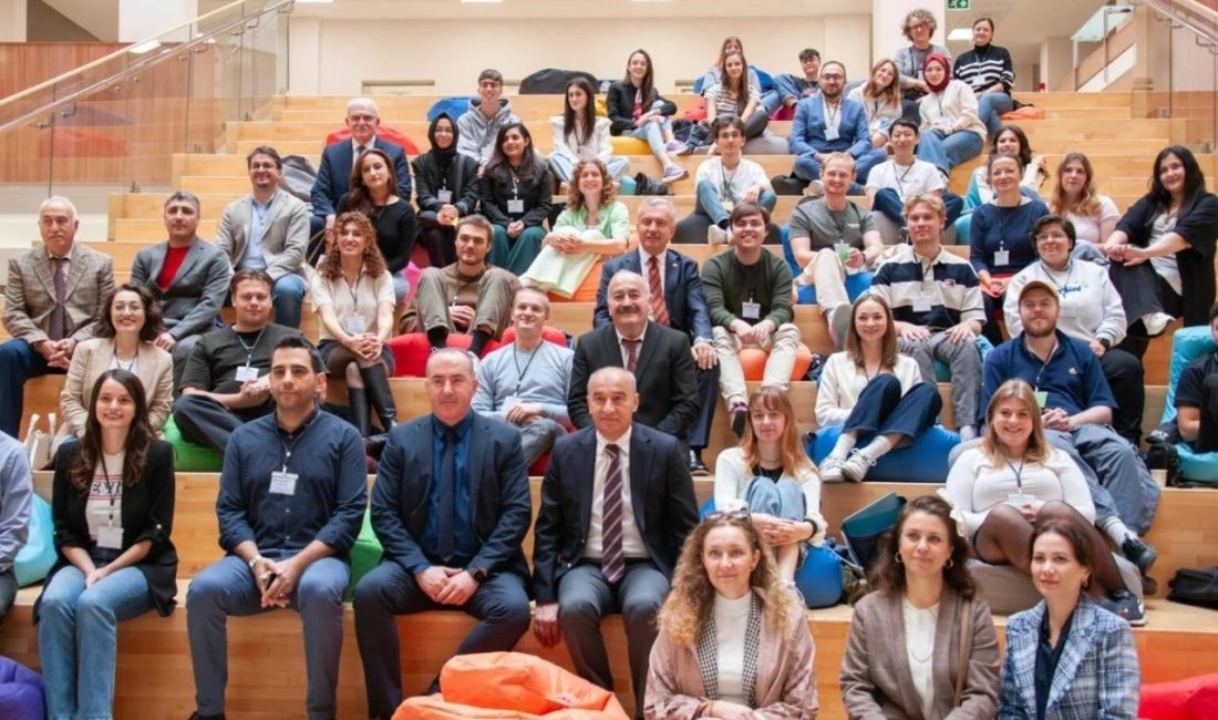 EBYÜ’de “Global Englishes in Language Teaching Programı”nın açılışı gerçekleştirildi Üç Avrupa ülkesinden 23 öğrenci ve 4 akademisyen, Uluslararası Dil