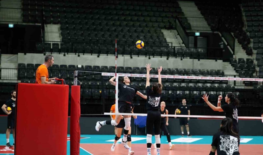 Eczacıbaşı Dynavit, Vodafone Sultanlar Ligi’nin 3. haftasında yeni evinde ilk