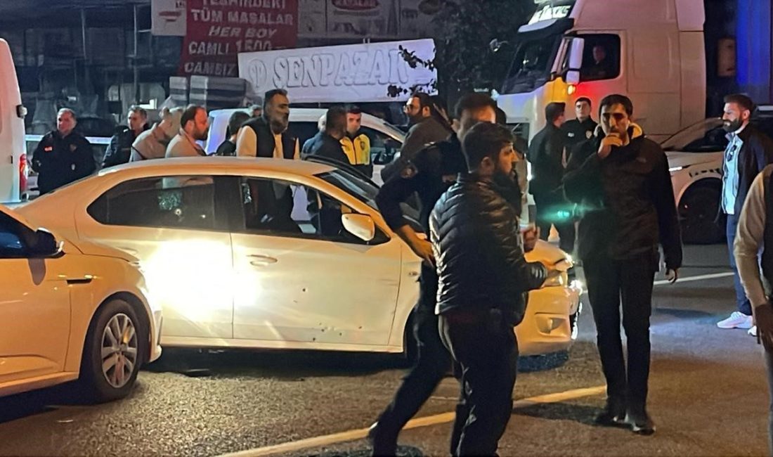 Edremit’te dehşet: gasp ettiği araçla 2 kişiyi öldürdü, 2’si polis 5 kişiyi yaraladı, ölü olarak ele geçirildi Balıkesir’in Edremit ilçesinde bir kişi, gasp ettiği araçla dehşet saçtı.