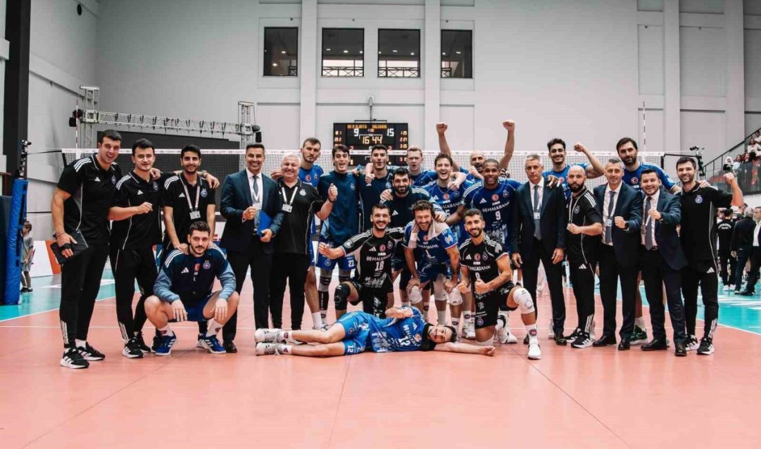 Efeler Ligi 2025-2026 sezonunun ilk haftasında Halkbank Erkek Voleybol Takımı,