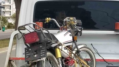 Antalya’nın Gazipaşa ilçesinde ehliyetsiz ve plakasız motosiklet kullanan sürücüye 53