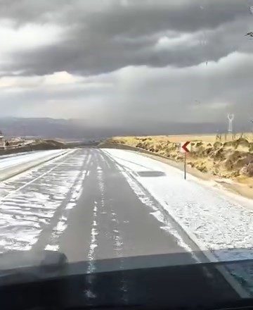 Elazığ’ın bazı kesimlerinde dolu yağışı etkili oldu. Meteorolojinin uyardığı Elazığ’ın