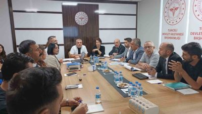 Elazığ’da düzenlenen toplantıda sağlık tesisleri değerlendirildi. İl Sağlık Müdürlüğü tarafından