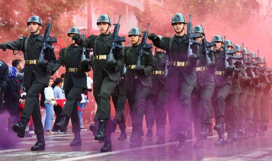 Elazığ’daki 29 Ekim Cumhuriyet Bayramı, büyük bir coşkuyla kutlandı Yurt