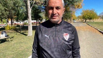 Elazığspor Teknik Direktörü Mustafa Sarıgül, oynadıkları oyunu takıma oturtabilmek ve
