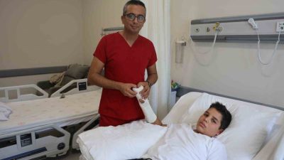 Hatay’da elini üzüm sıkma makinesine sıkıştırarak 2 parmağı kopan 13