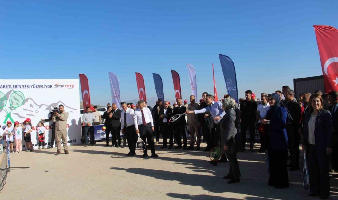 Enerji ve Tabii Kaynaklar Bakanı Bayraktar: “Artık bu dağlarda roket değil, raket sesi var” Enerji ve Tabii Kaynaklar Bakanı Alparslan Bayraktar, ülke genelinde farlı