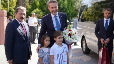 Enerji ve Tabii Kaynaklar Bakanı Alparslan Bayraktar, bir dizi ziyaret