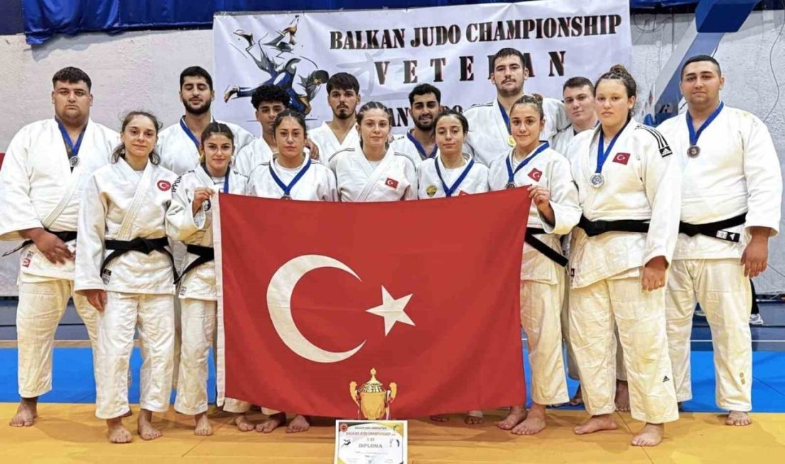 Enes Pınar bir ayda iki kez Balkanları fethetti Yunusemre Belediyespor’un milli judocusu Enes Pınar, Arnavutluk’ta düzenlenen U23 Balkan