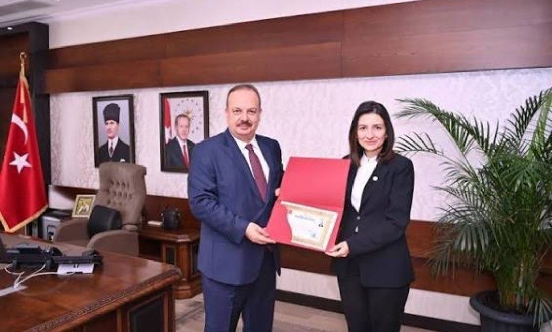 Enez ilçesine bayan kaymakam atandı İçişleri Bakanlığı tarafından yayımlanan son kararnameyle Aydın’ın Karpuzlu ilçesinde Kaymakam