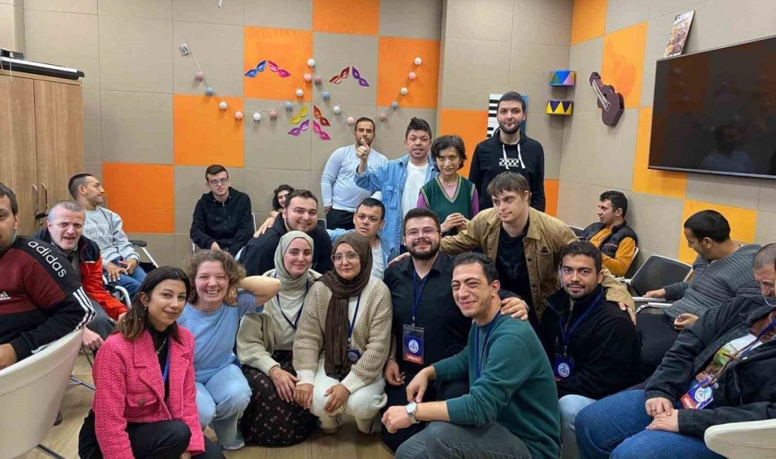 Sakarya Üniversitesi, öğrenciler ile engelli bireyleri bir araya getirerek sosyal