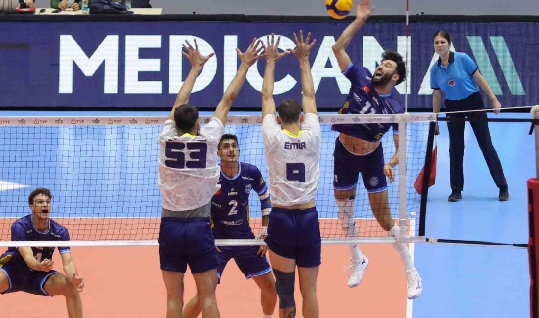 Erkekler Voleybol 1. Ligi 3. hafta karşılaşmasında Arkas Spor, sahasında