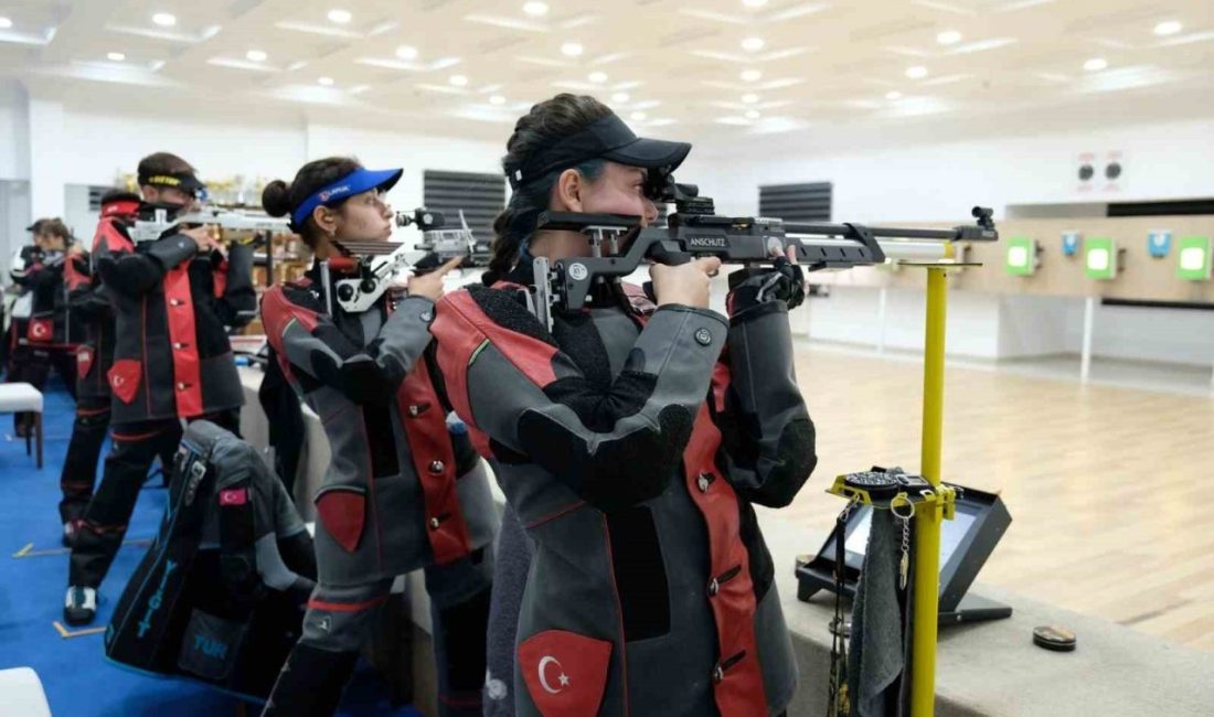 Erzincan’da Amatör Spor Haftası etkinlikleri kapsamında düzenlenen Atıcılık İl Birinciliği