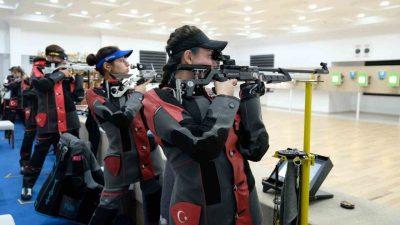 Erzincan’da Amatör Spor Haftası etkinlikleri kapsamında düzenlenen Atıcılık İl Birinciliği